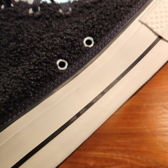 Converse ALL-STAR Chuck Taylor Hi-top Platform Sneaker Men (8.5)/ Women (10.5)